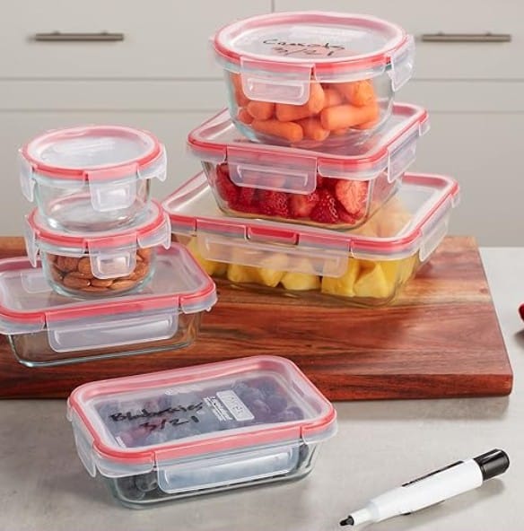 pyrex freshlock glass storage containers with lids on counter
