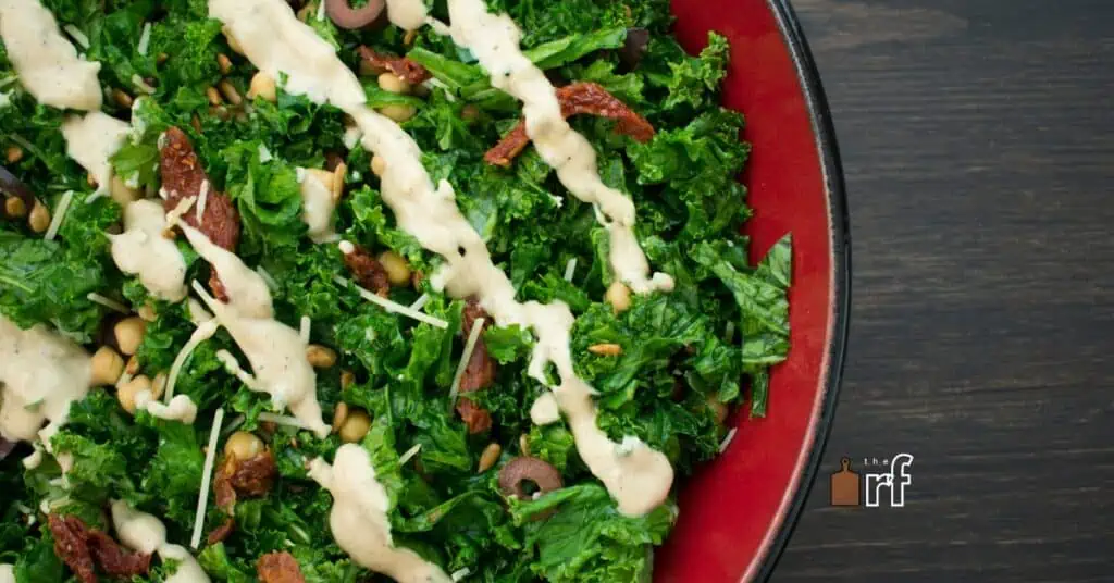 kale salad with creamy dressing